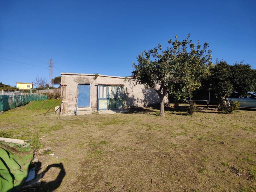 Vendita Rustico in via Sibilla, 00 Bacoli. Da ristrutturare, 60 m², rif