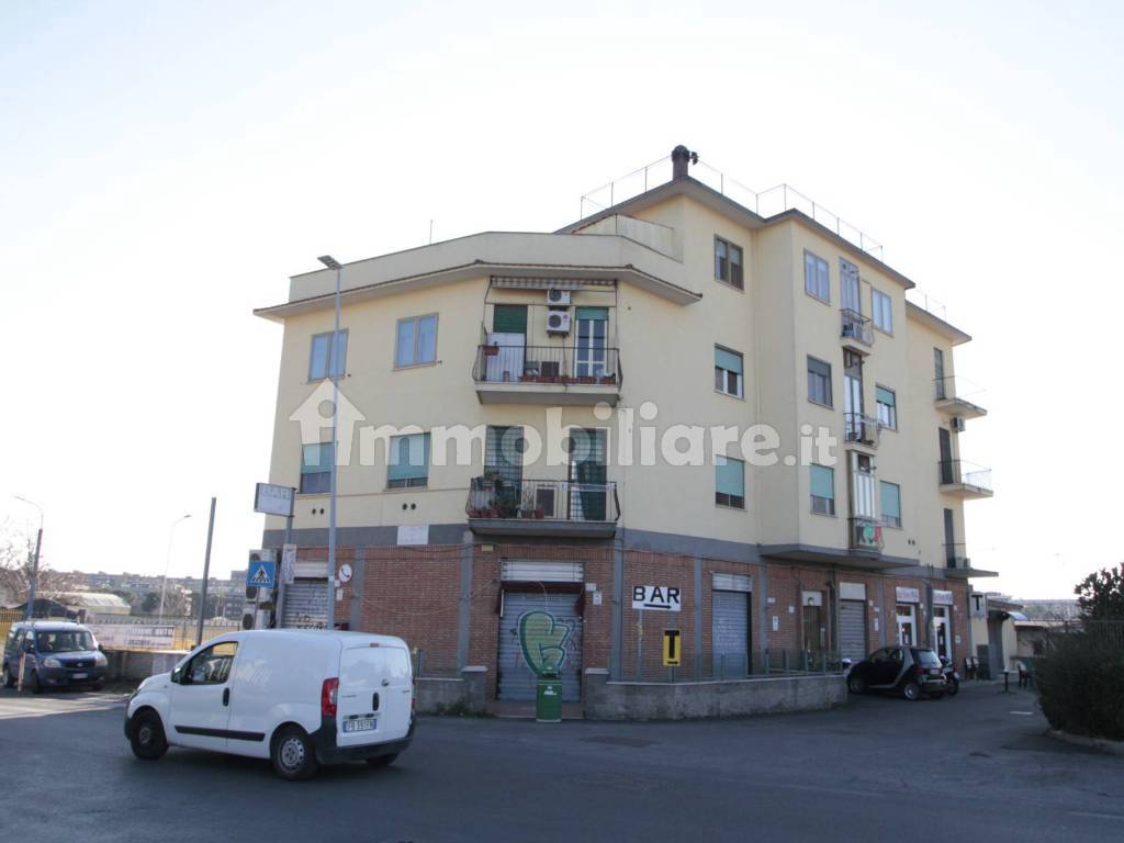 Locale commerciale via di Torre Spaccata 127A, Roma, rif. 100913105