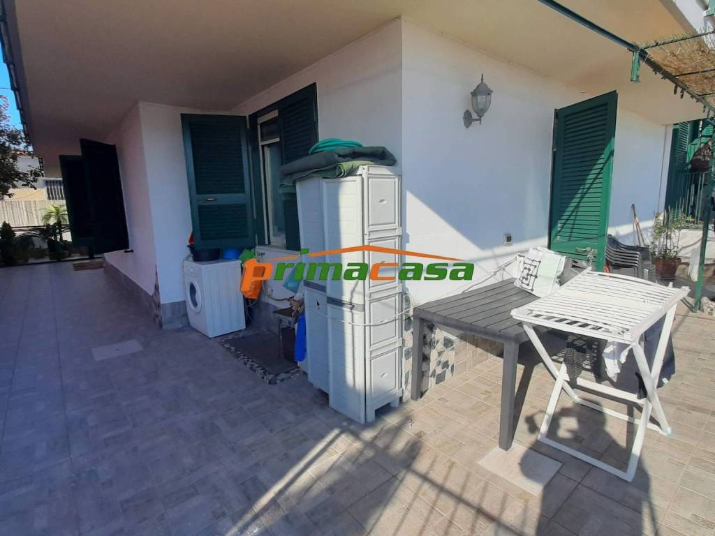 Vendita Appartamento Bacoli. Monolocale in via Dante Alighieri. Buono