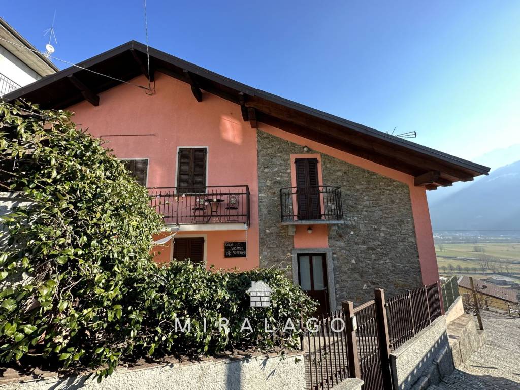 Terratetto unifamiliare via valeriana, centro, dubino