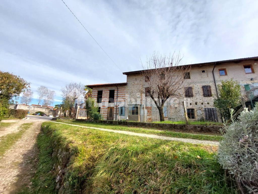 Vendita Rustico in via Udine 86 Fagagna. Da ristrutturare, 153 m², rif