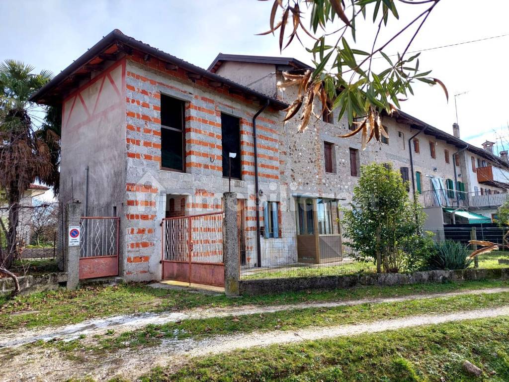 Vendita Rustico in via Udine 86 Fagagna. Da ristrutturare, 153 m², rif