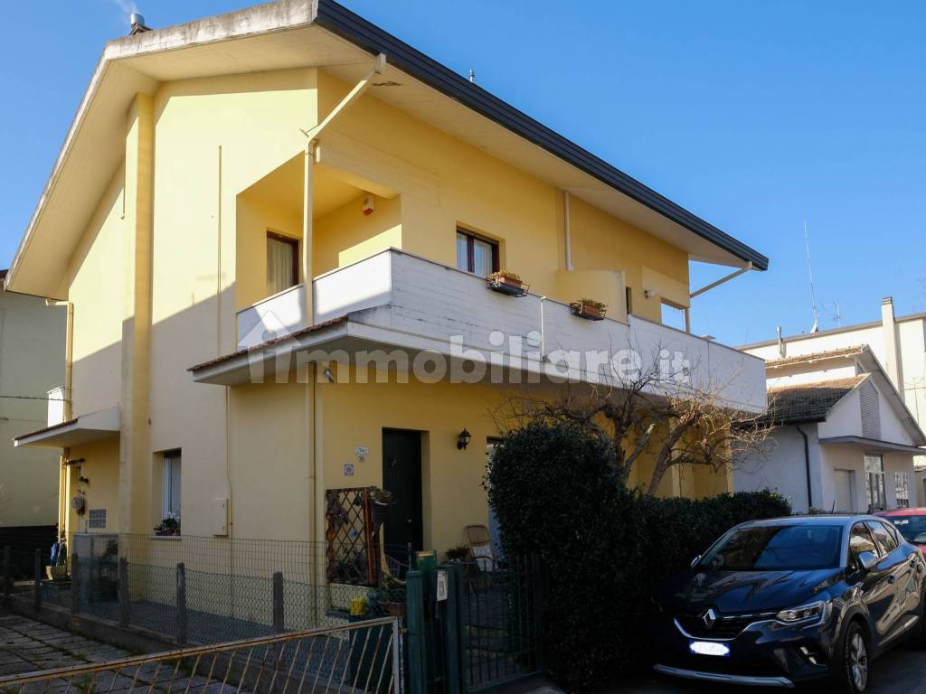 Sale Terraced house in via Giuseppe Parini 54/a Cattolica. Good