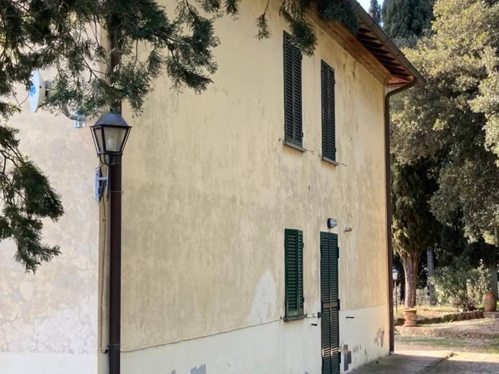 Bilocale via dei frati, sinalunga