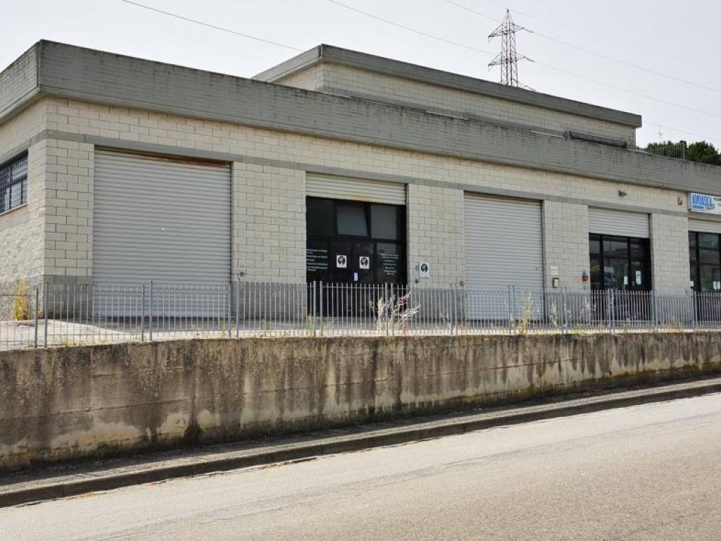 Magazzino - deposito via achille grandi 46, candia, ancona