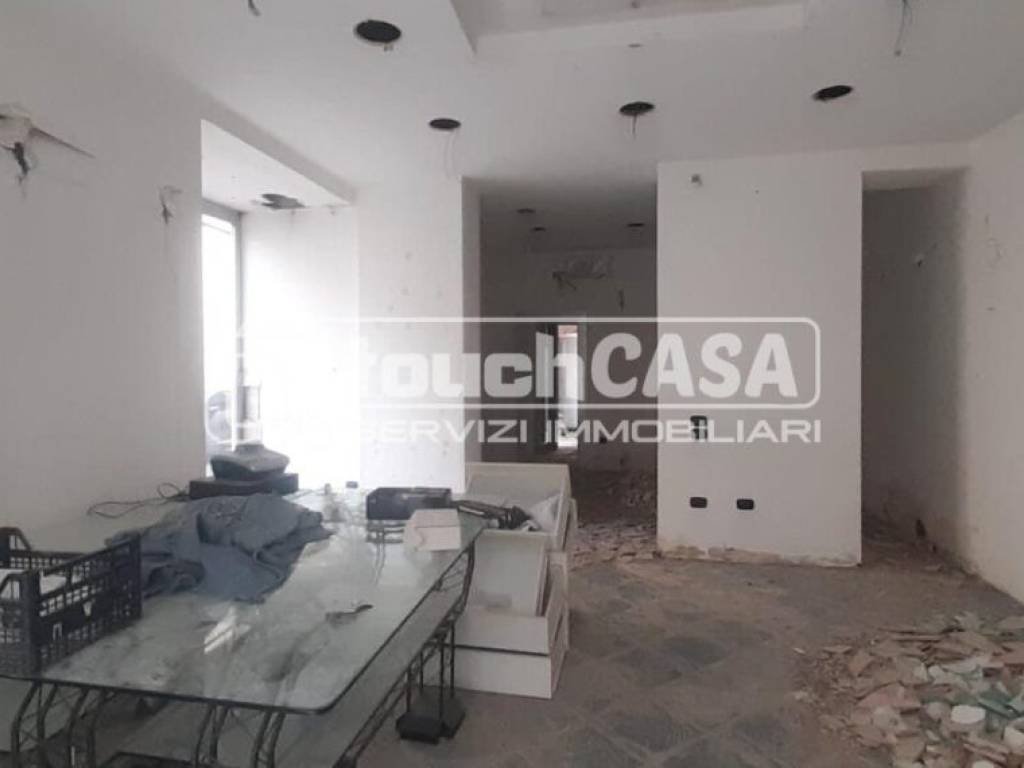 Locale commerciale via Roma, Aversa, Rif. 101135929 Immobiliare.it