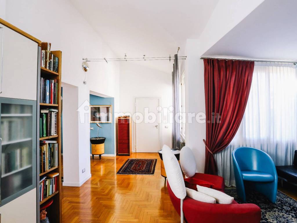 Vendita Appartamento in piazza Pontida 36. Bergamo. Buono stato, terzo  piano, riscaldamento autonomo, rif. 95563348