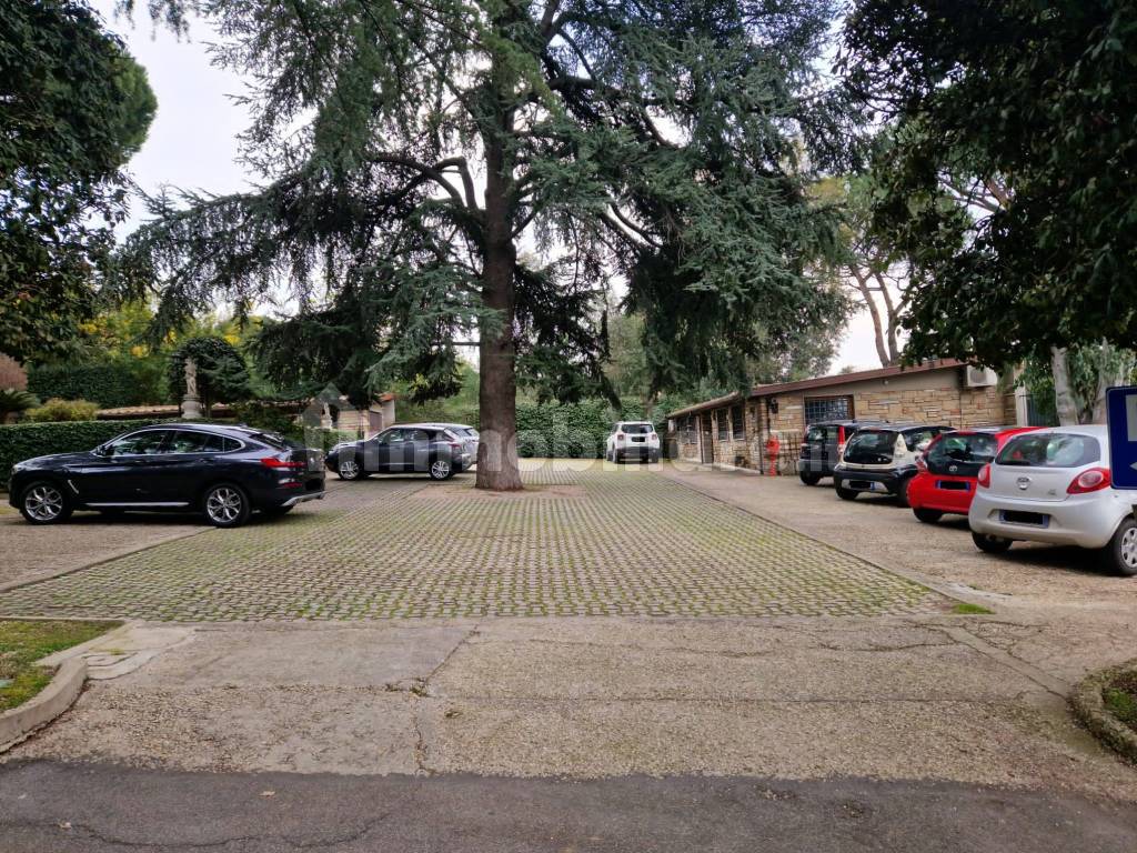 PARCHEGGIO