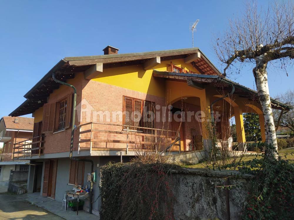 Vendita Villa unifamiliare in Strada per Villadeati 6 Villadeati. Buono