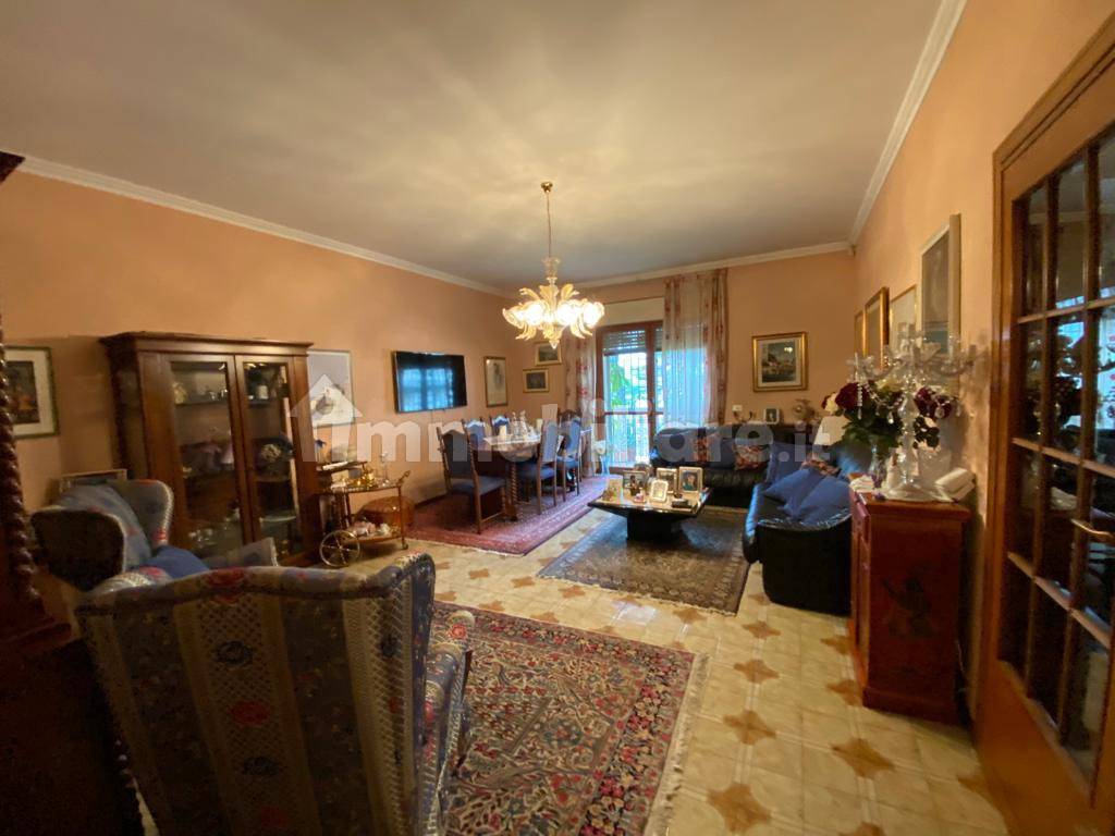 Vendita Appartamento Roma. Quadrilocale in via Raimondo.... Buono stato ...