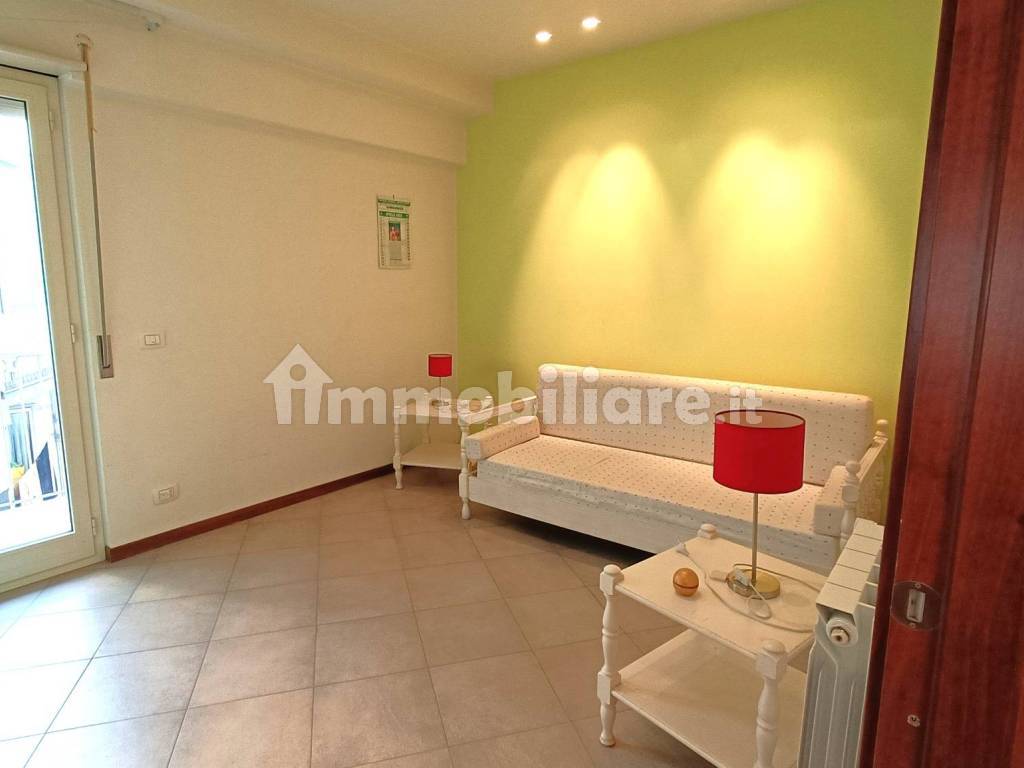 Affitto Appartamento Catania. Quadrilocale in via Vicenza 2. Ottimo