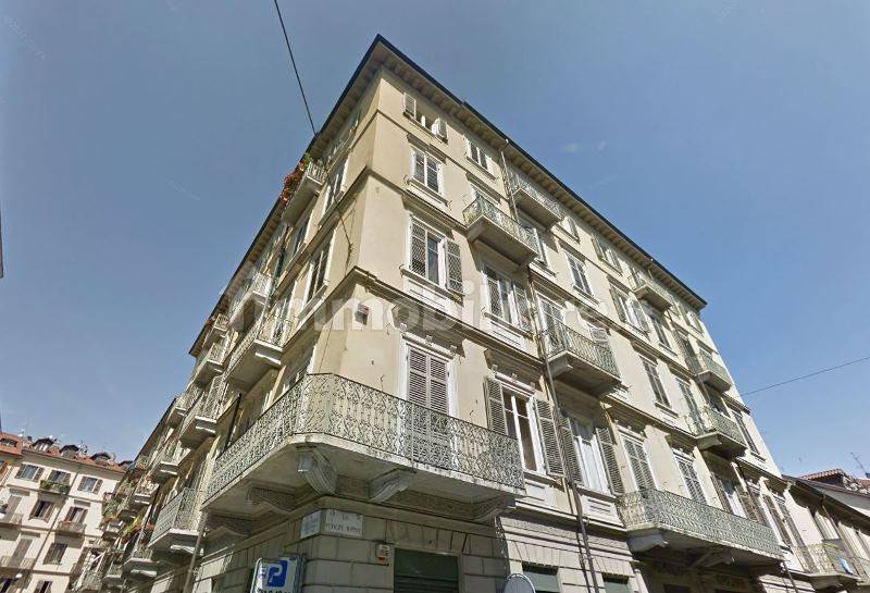 Rent Apartment Turin. Studio in via Principe.... Excellent condition, fourth floor, independent
