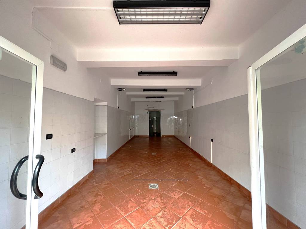 Locale commerciale via Angelo Gianelli 99r, Genova, rif. 101276041