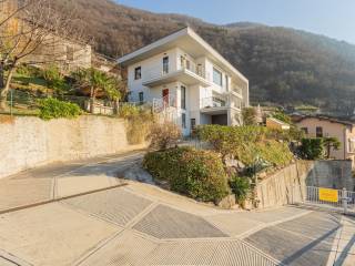 Foto - Vendita villa con giardino, Dorio, Lago di Como