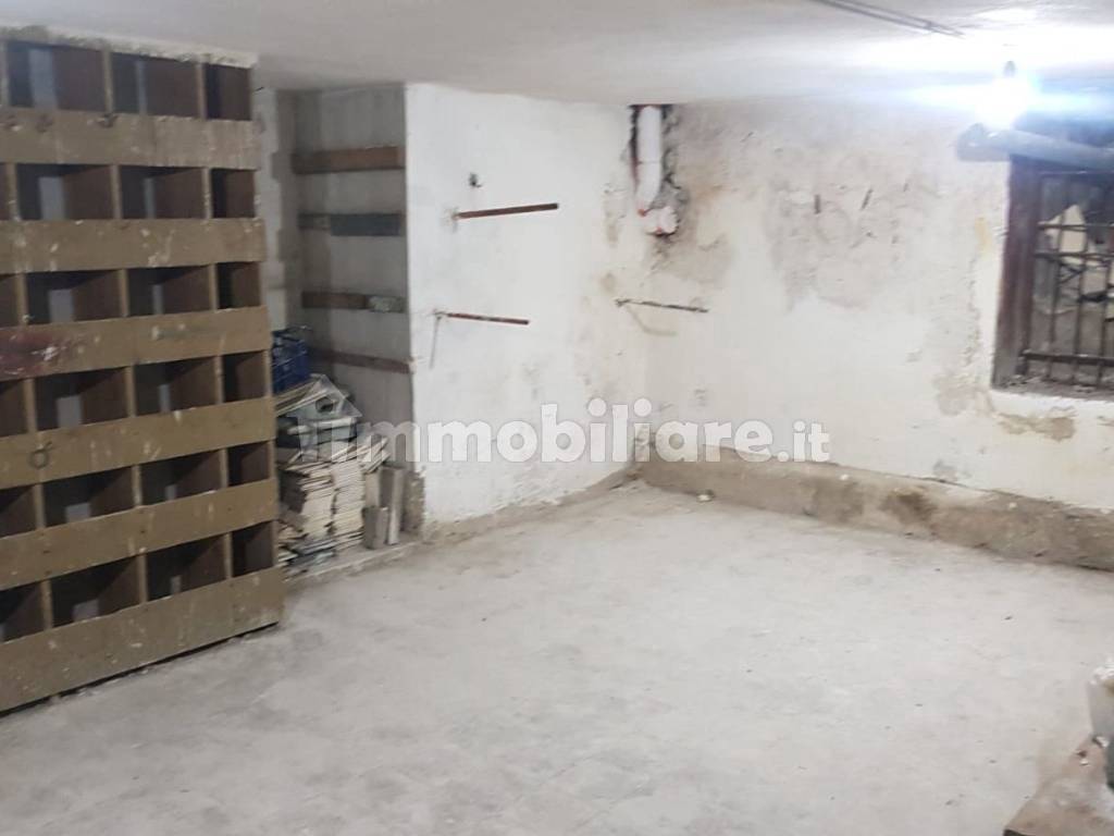 Storage via Caio Asinio Pollione, Naples, ref. 101375689 Immobiliare.it