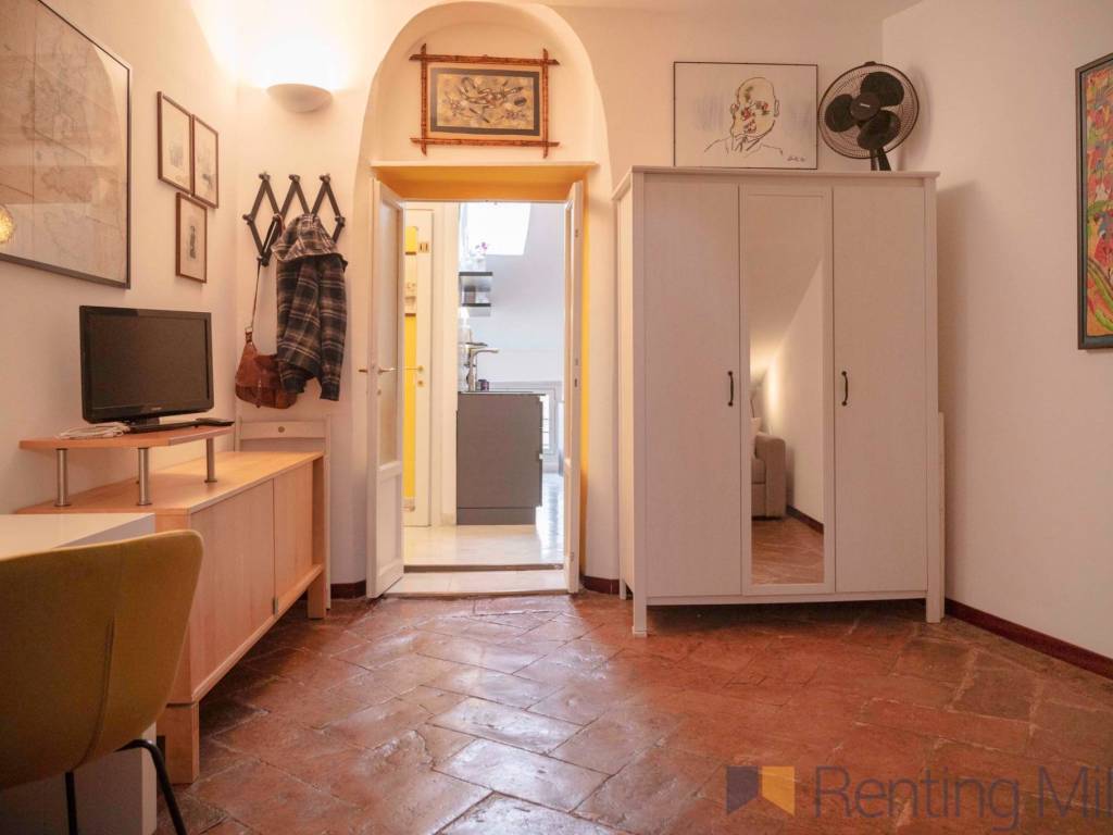 Affitto Appartamento Milano. Monolocale in via San Calocero 29. Ottimo
