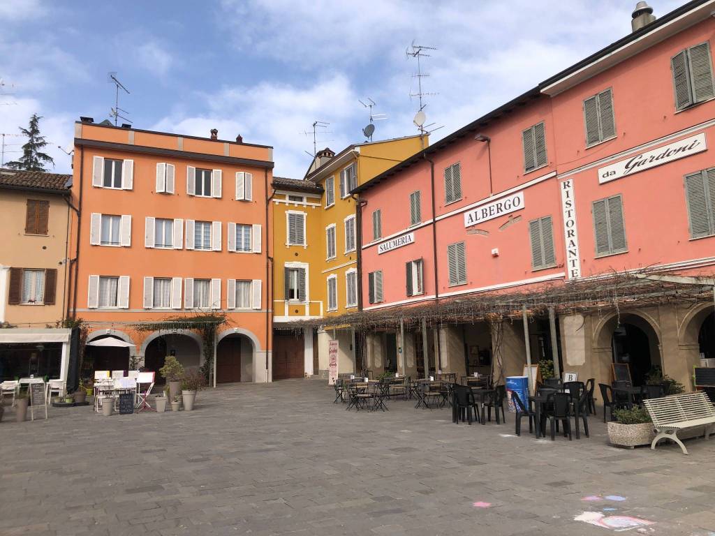 Piazza Leoni