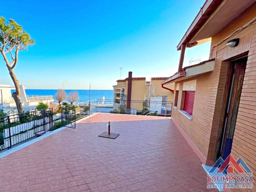 Terrazzo P1 vista mare