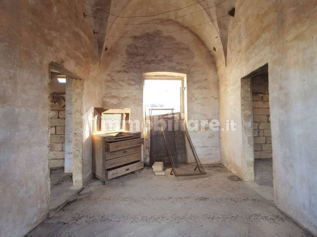 antico palazzo storico nel centro di mellissano Gabetti franchising agency ugento (19).jpg