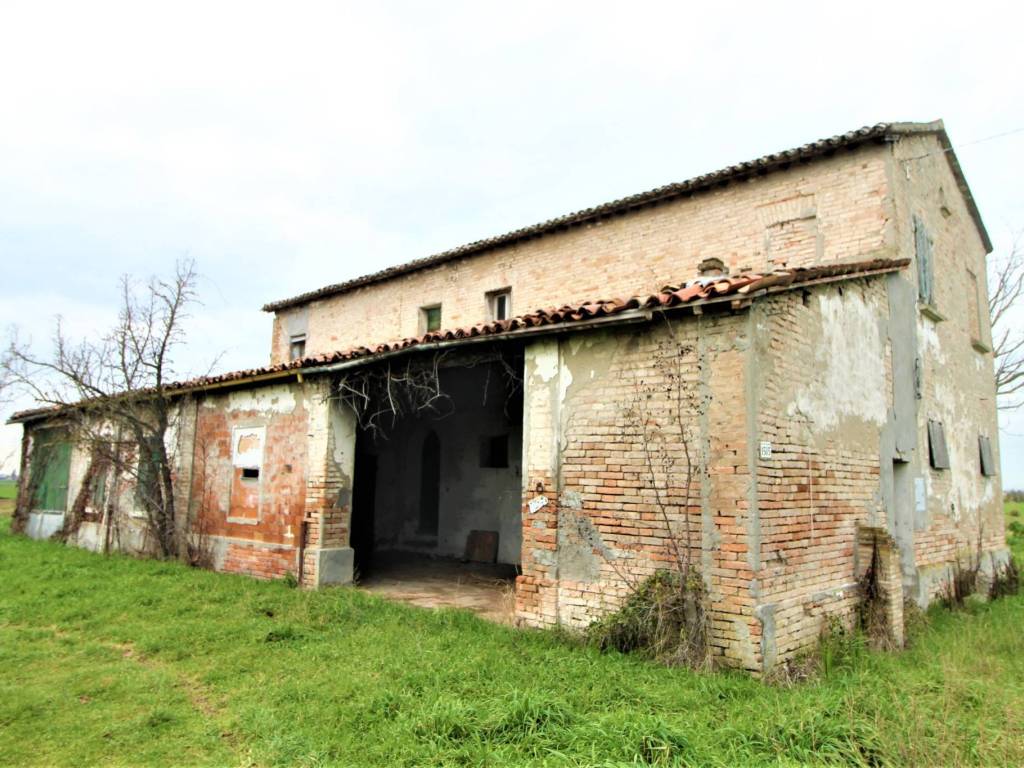 Vendita Casa Colonica In Via Maccanone Cesena Da Ristrutturare M