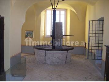 INTERNO