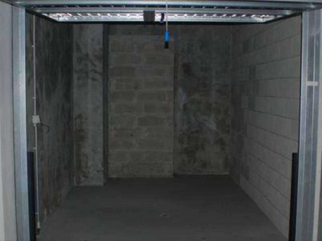 Garage - box via giambattista vico 2, san giuseppe, monza