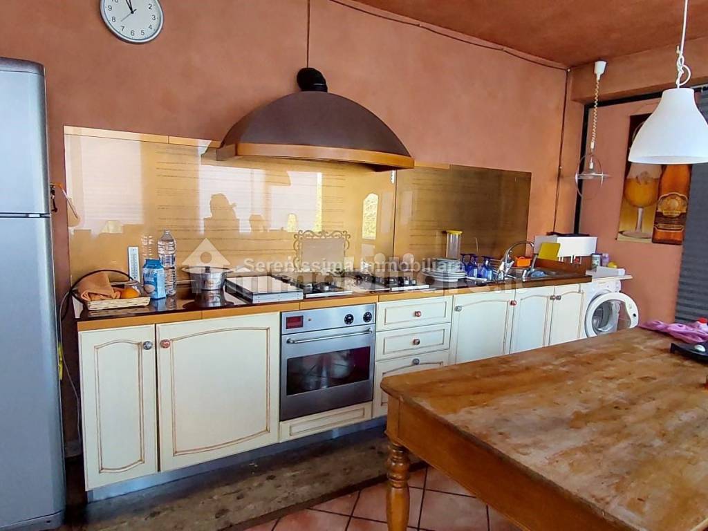 Vendita Villa Unifamiliare Montelabbate Buono Stato Posto Auto Con vendita-villa-unifamiliare-montelabbate-buono-stato-posto-auto-con