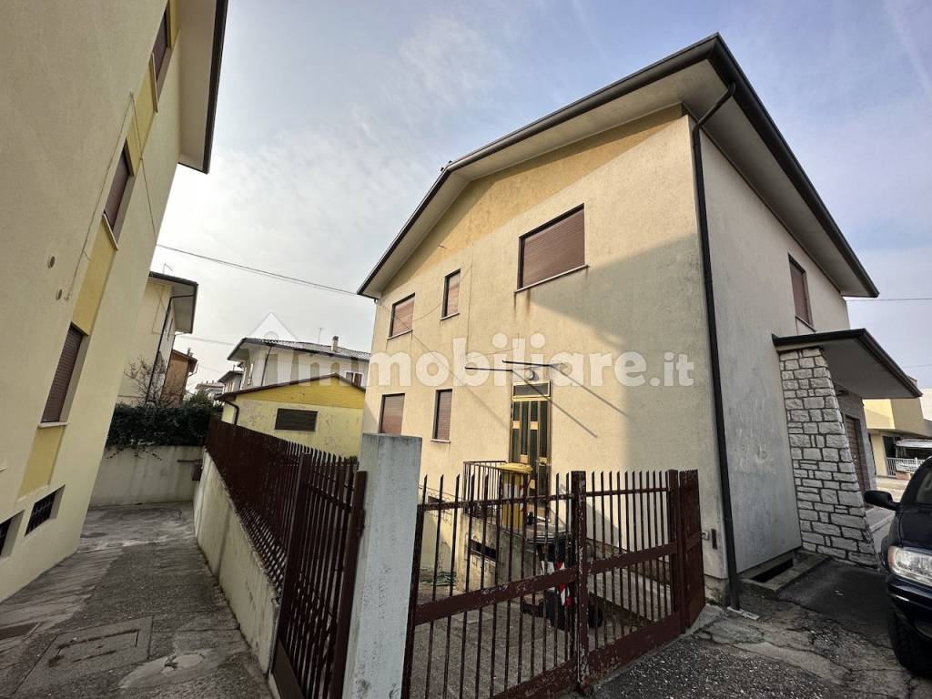 Vendita Terratetto unifamiliare in via Pio X Bassano del Grappa. Da