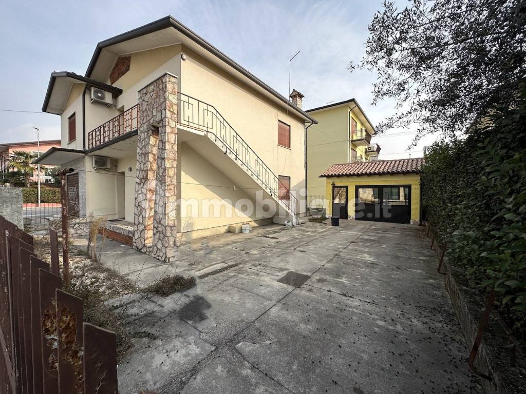 Vendita Terratetto unifamiliare in via Pio X Bassano del Grappa. Da