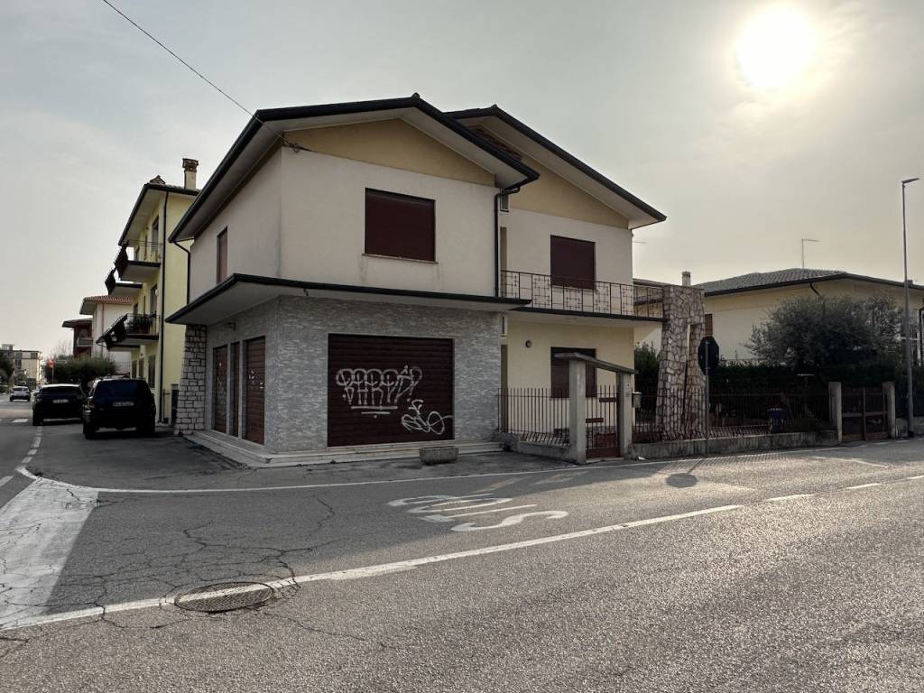 Vendita Terratetto unifamiliare in via Pio X Bassano del Grappa. Da