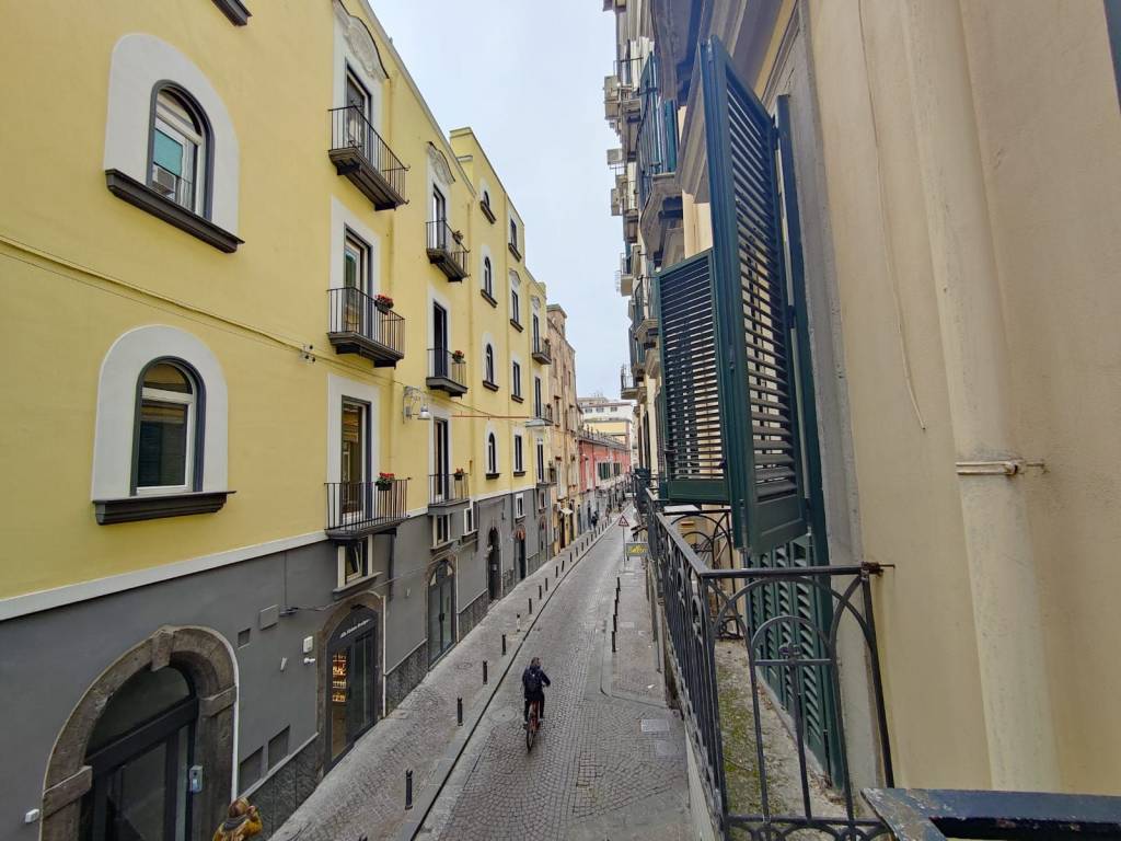 Quadrilocale via Carlo Poerio, Chiaia, Napoli