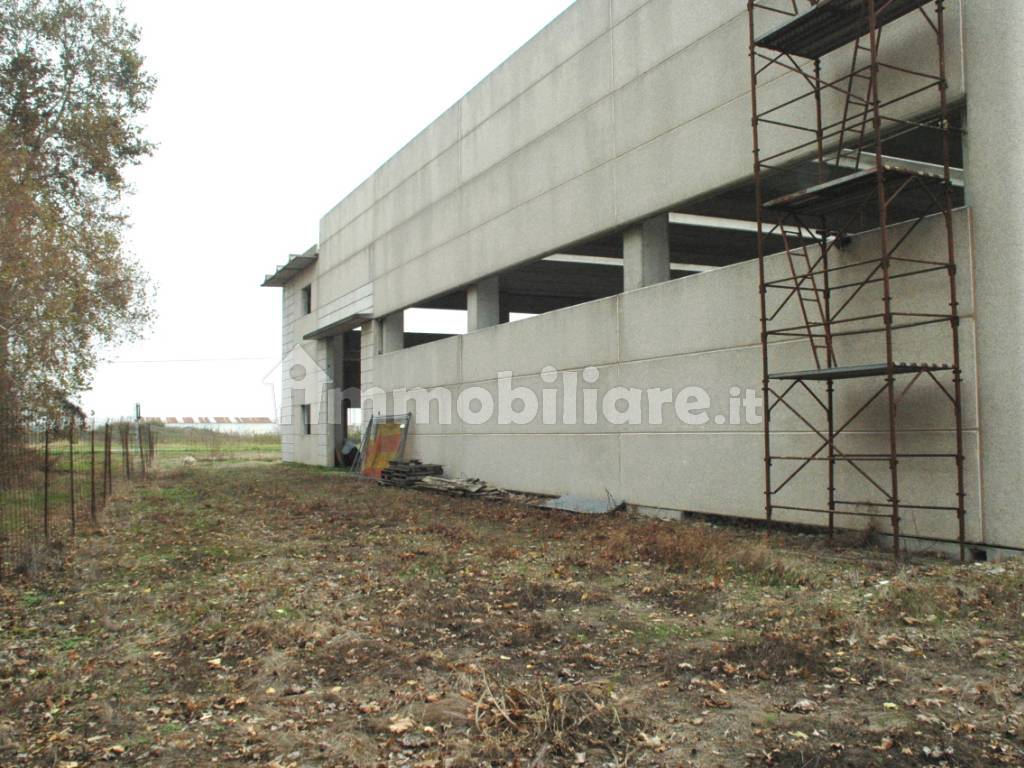 Capannone_produttivo_commerciale_Nibbiola_0018.JPG