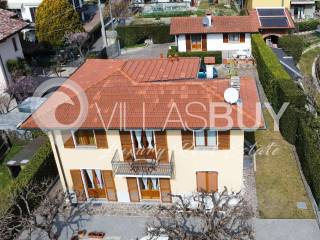 vista della casa con drone