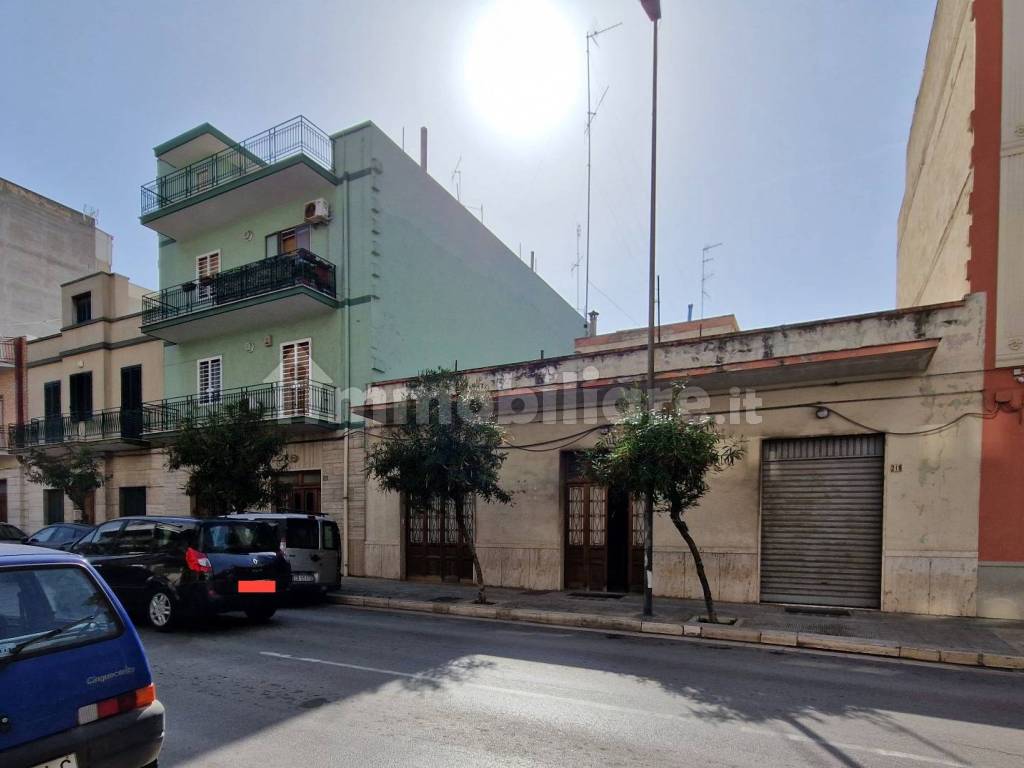 Palazzo Edificio via Virgilio 215, Triggiano, rif. 101702115