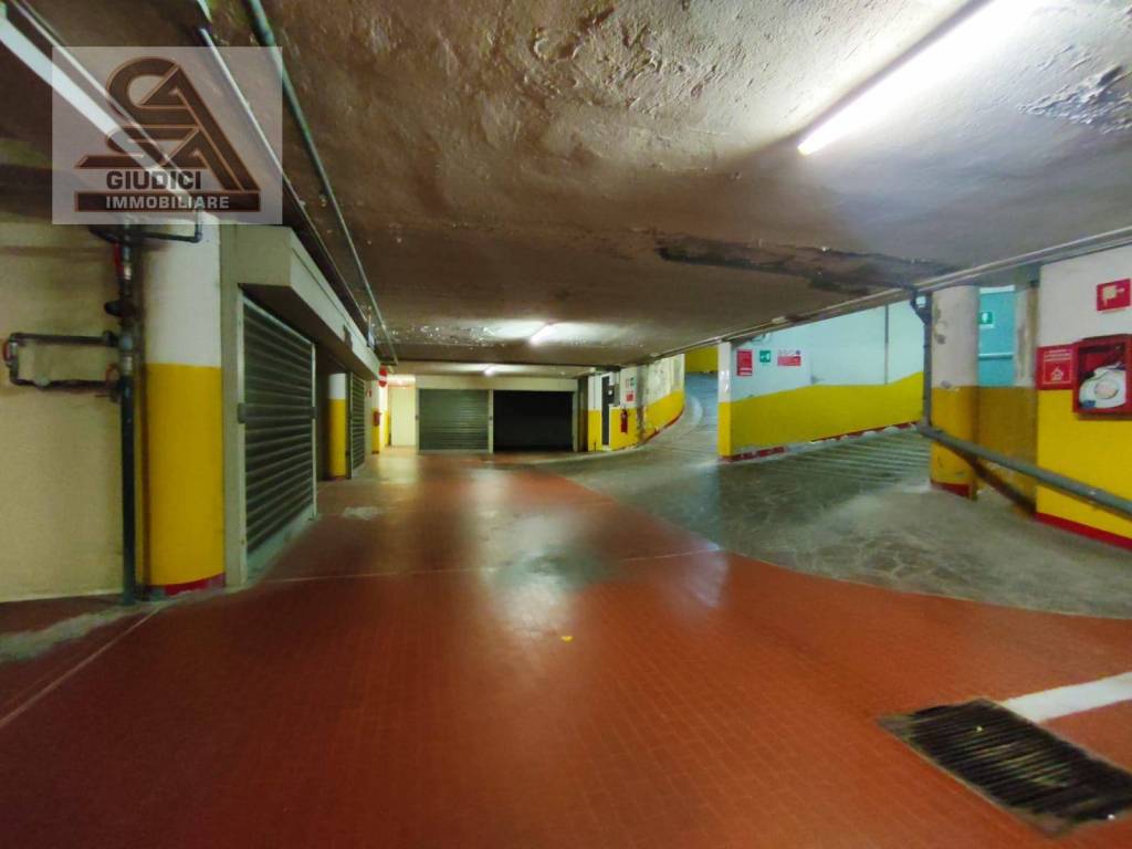 Garage - box piazza de gasperi, saronno