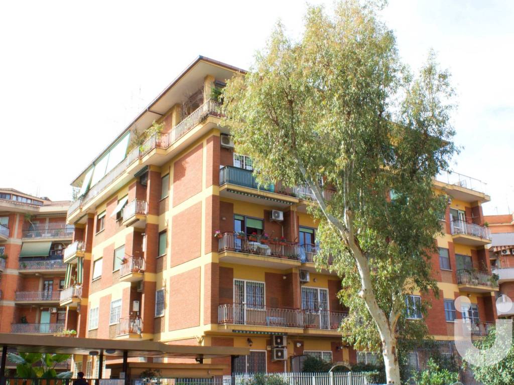 Vendita Appartamento in piazzale dei Caduti della Montagnola. Roma. Ottimo stato, quinto piano Vendita Appartamento in piazzale dei Caduti della Montagnola. Roma. Ottimo stato, quinto piano