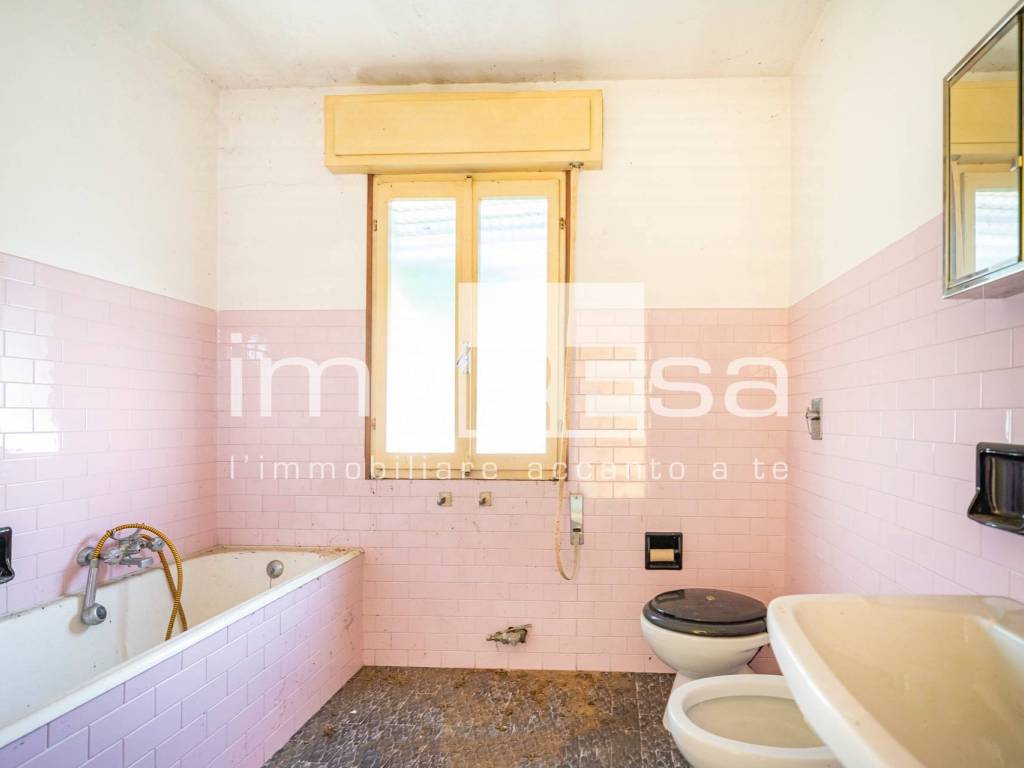 Bagno primo piano