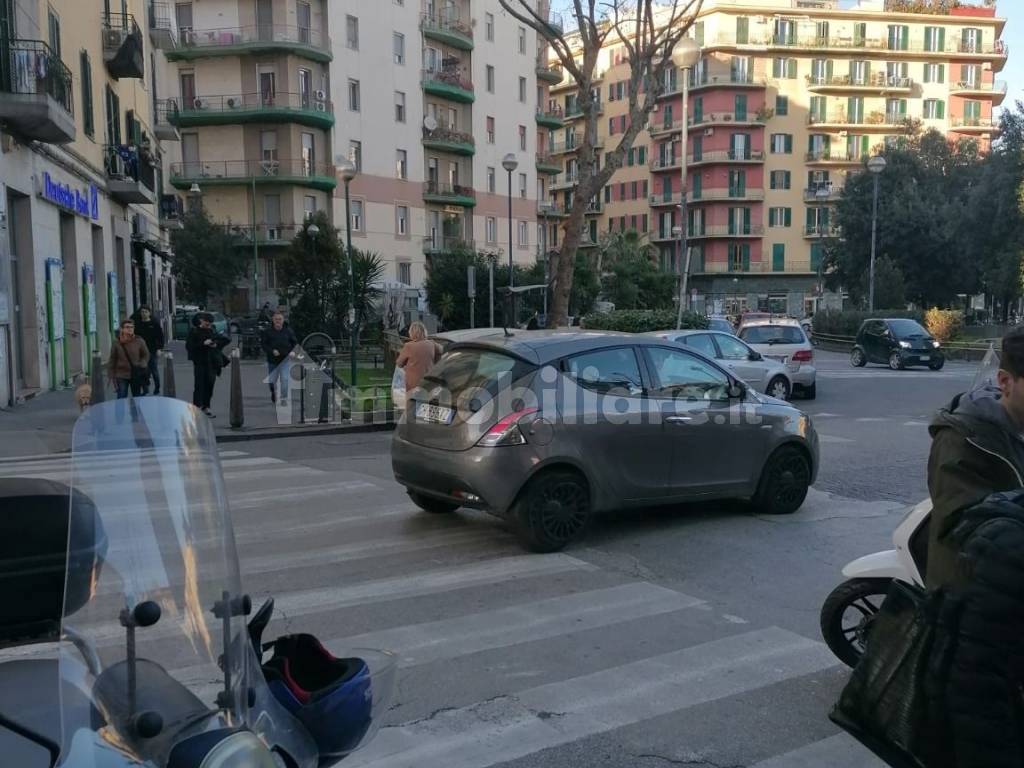 Bar piazza Medaglie d'Oro, Napoli, rif. 101747931 Immobiliare.it