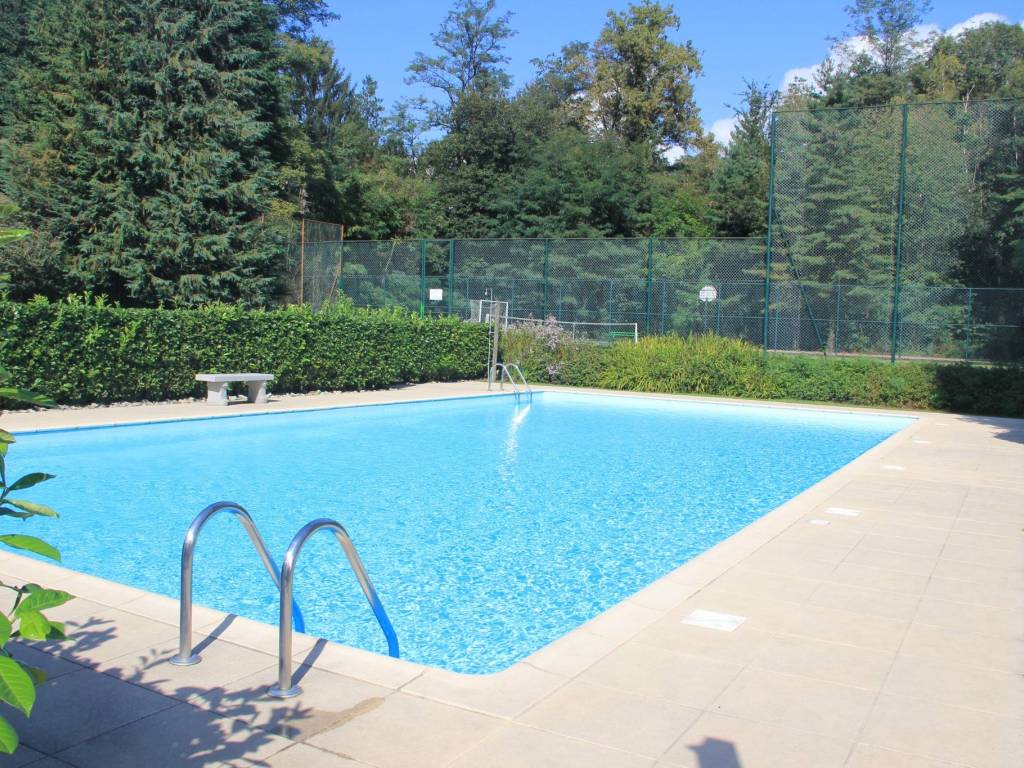 piscina condominiale