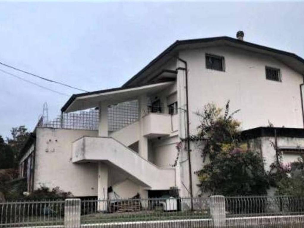 Vendita Attico in via Quinto Ennio BellariaIgea Marina. Ottimo stato