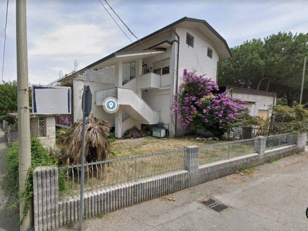 Vendita Attico in via Quinto Ennio BellariaIgea Marina. Ottimo stato