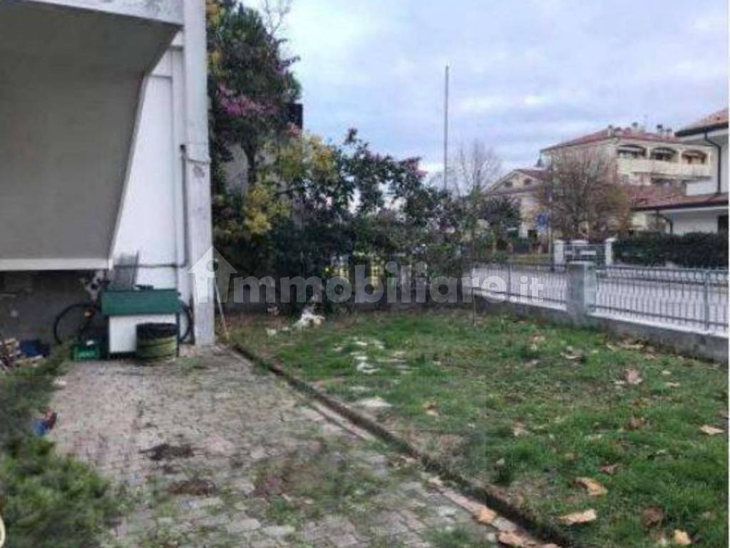 Vendita Attico in via Quinto Ennio BellariaIgea Marina. Ottimo stato