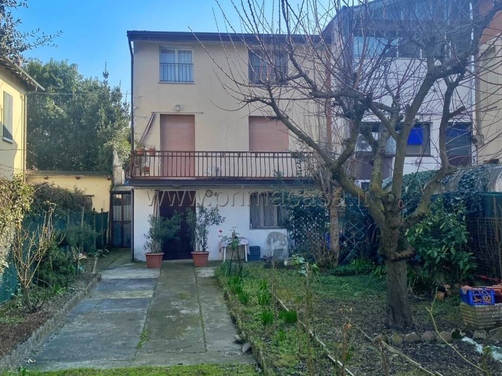 Vendita Villa unifamiliare in via Galasso Alghisi Carpi. Con terrazza
