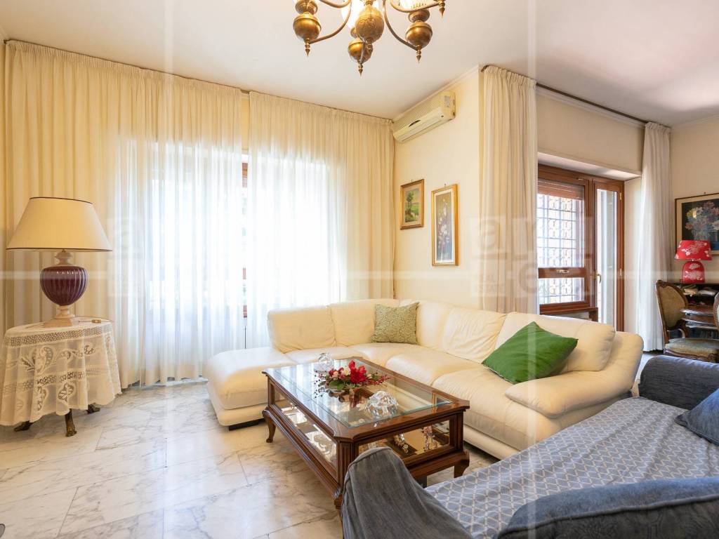 Vendita Appartamento Roma. Quadrilocale in via Santorre Di.... Primo ...