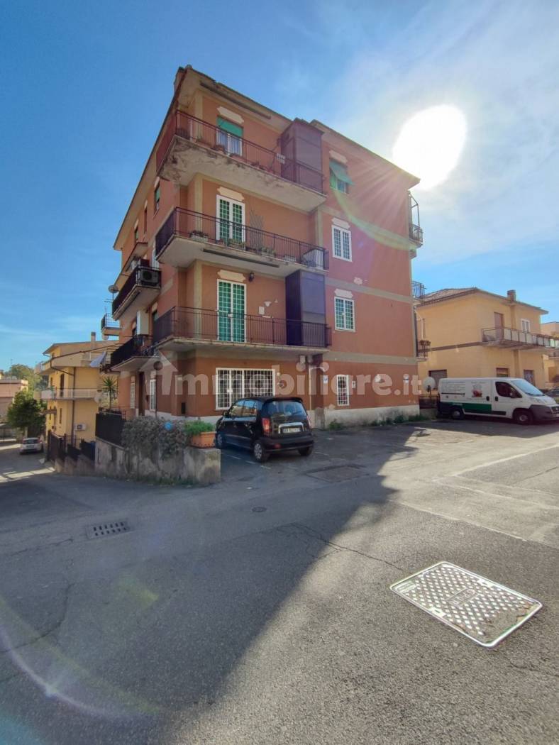 Camicia Immobiliare: real estate agency of Rome - Immobiliare.it