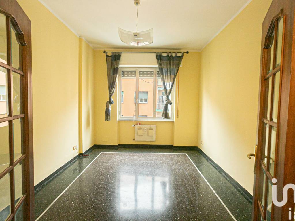 Vendita Appartamento Genova. Quadrilocale in via MONTE NERO. Buono