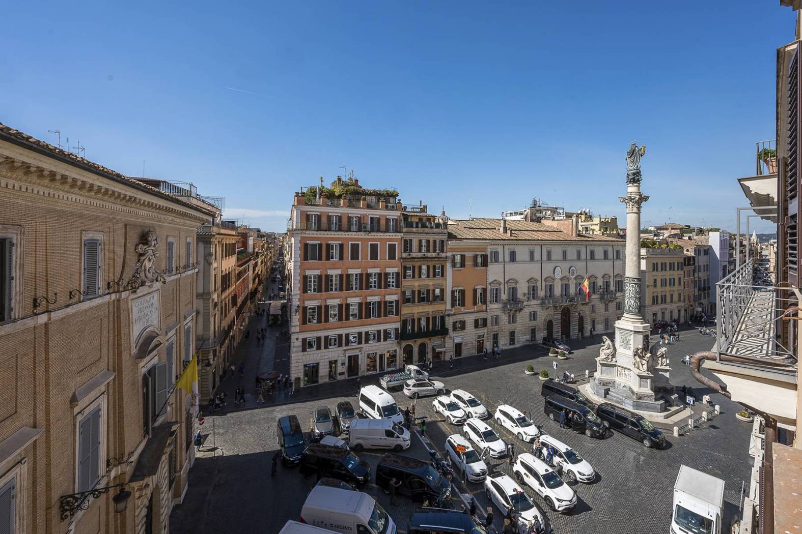 Appartamento via Dei Due Macelli, Spagna, Roma