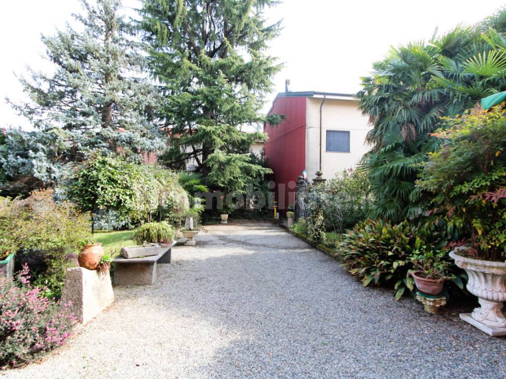 Villa_indipendente_ghemme_giardino-9.jpg