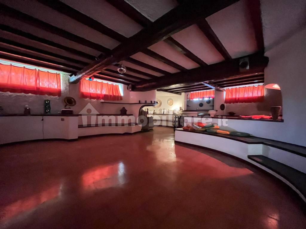 DISCOTECA/SALA BALLO