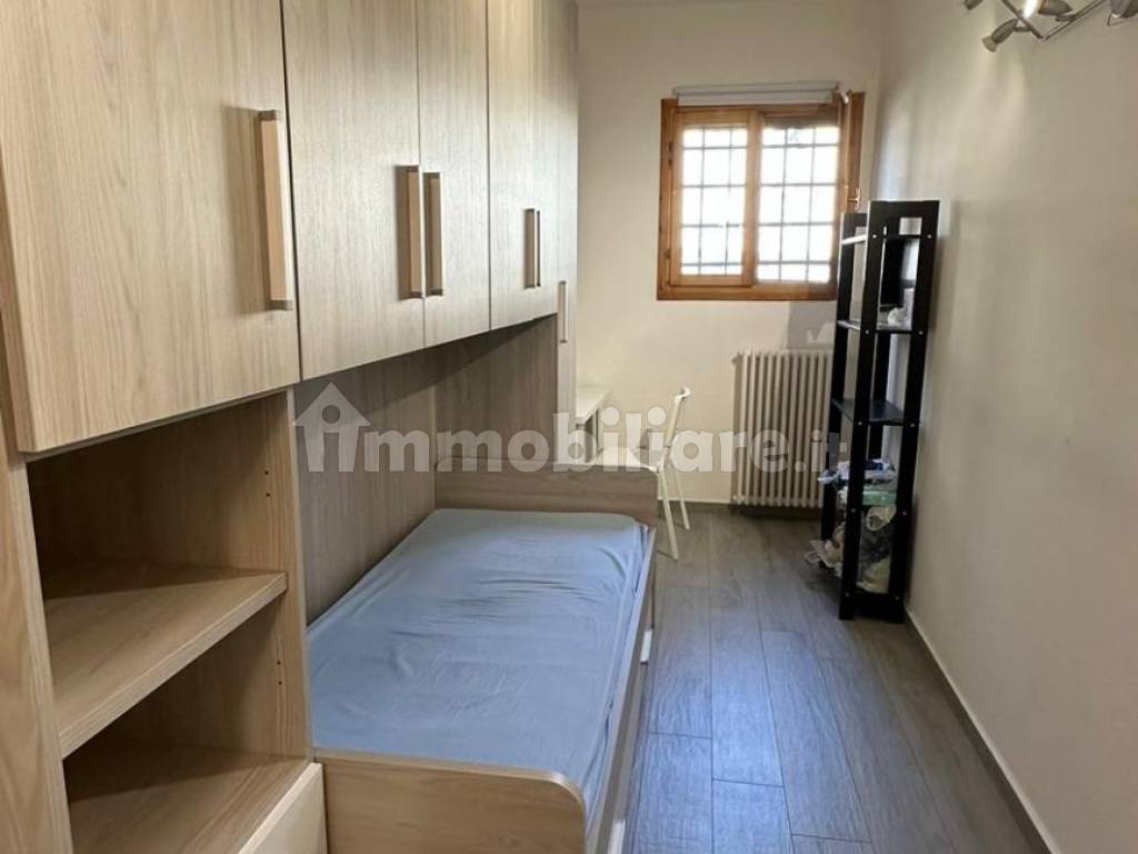 Rent Apartment Modena. Studio in via Giuseppe Campi.... Excellent